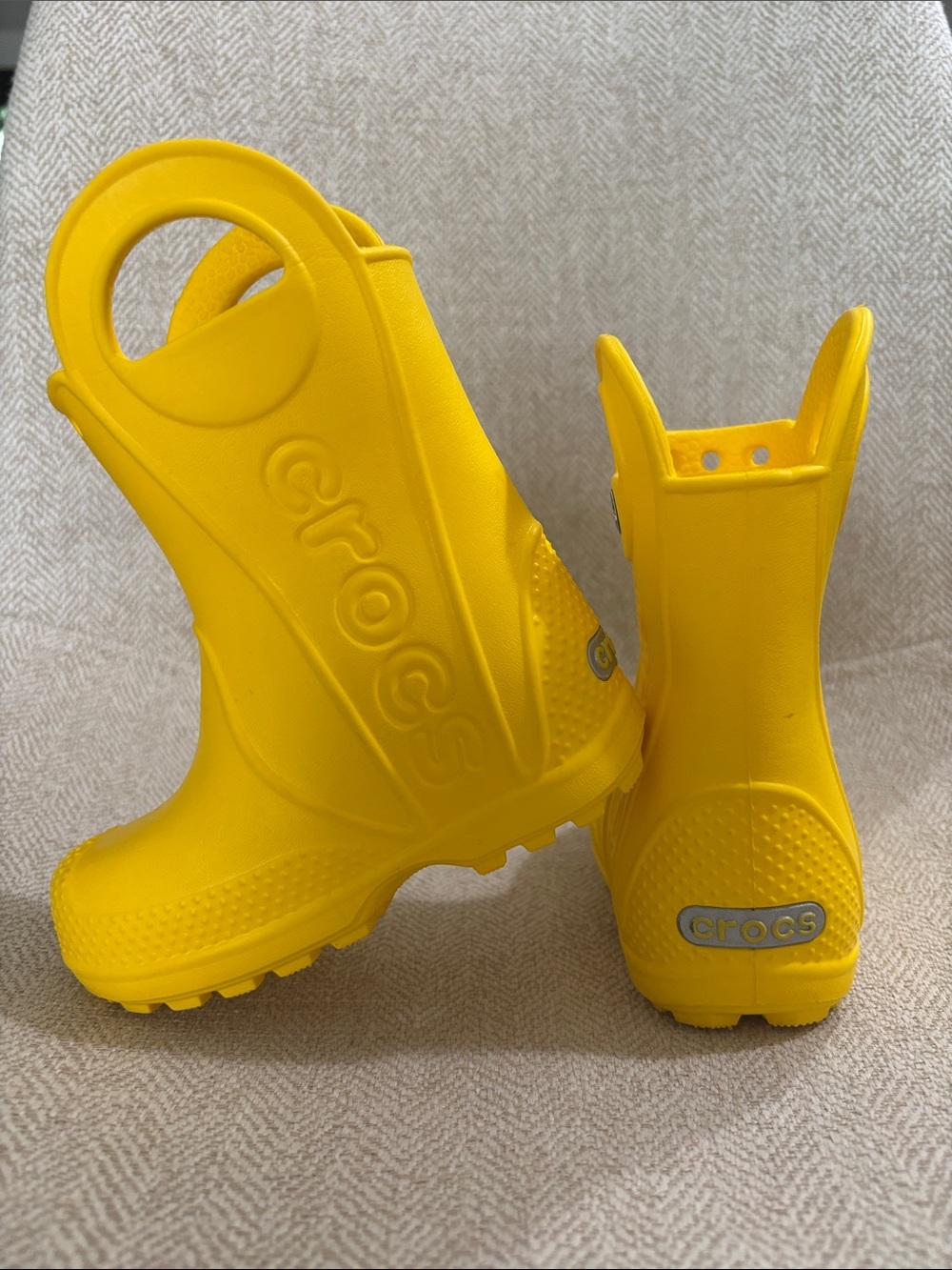 CROCS Kids' Bright Yellow Waterproof Rain Boots with Handles toddler size 6